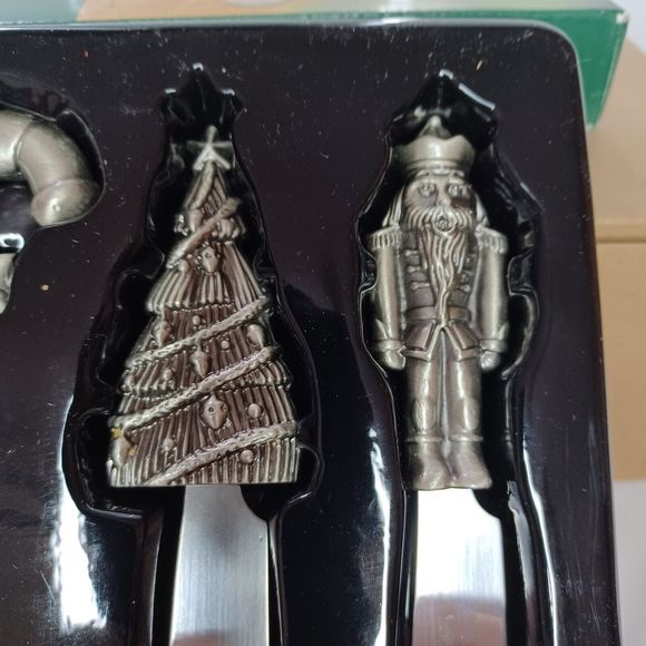 Belk Exclusive Silver Plated Set Of 4 Christmas Spreaders in Original Box - Picture 4 of 9